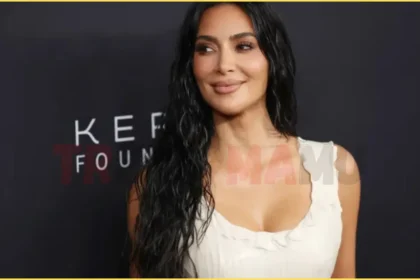 Kim Kardashian Jaw-Dropping Pantsless Look