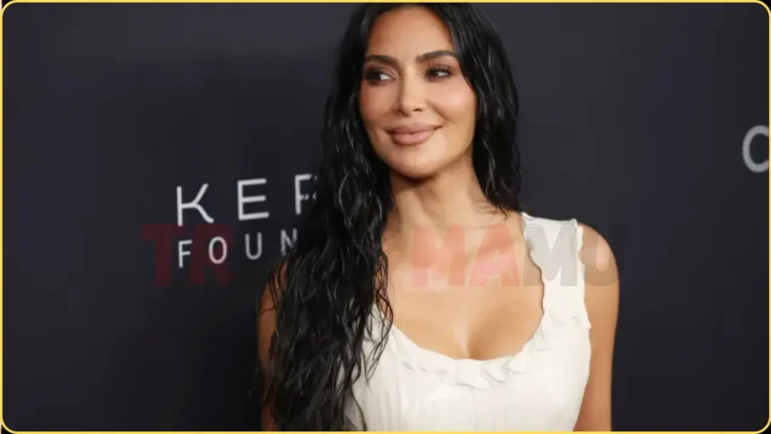 Kim Kardashian Jaw-Dropping Pantsless Look